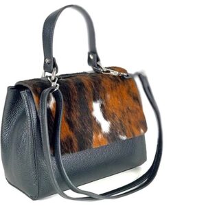 Bolso de piel artesanal con asa extensible