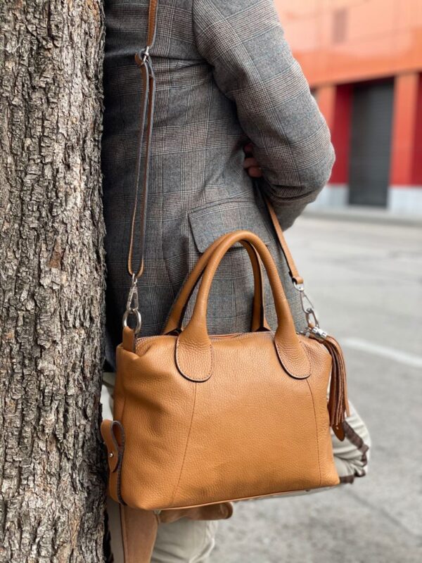 Bolso de piel transformable