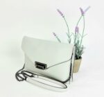 Bandolera piel con cierre de broche