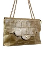 Bandolera de piel y cadena dorada