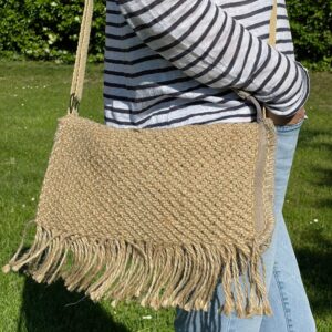 Bandolera de yute con solapa