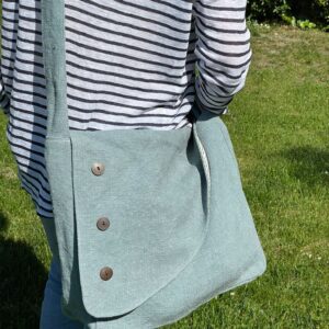 Bandolera de lino con solapa