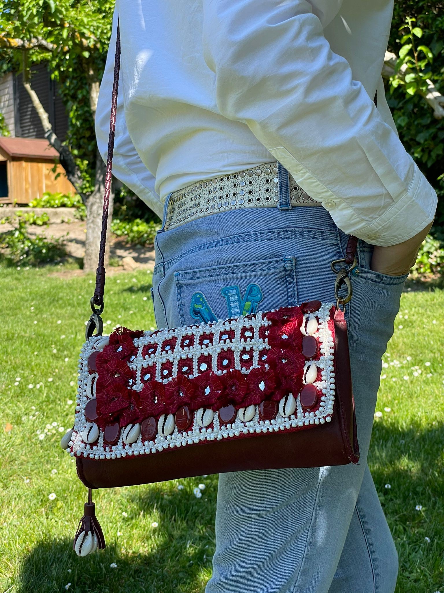 Bandolera de piel con concha Bandolera de piel con concha