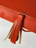 Bolso bandolera de piel con solapa