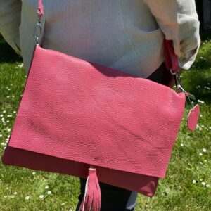 Bolso bandolera de piel con solapa