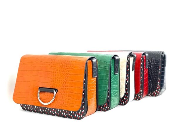 Bandolera sintética con diseño coco