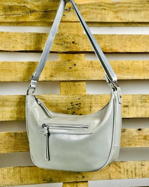 Bandolera hobo de charol