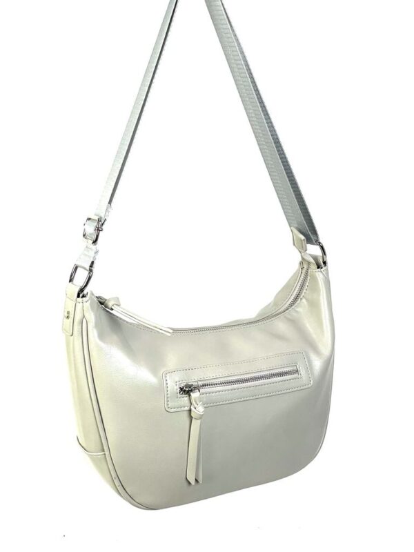 Bandolera hobo de charol