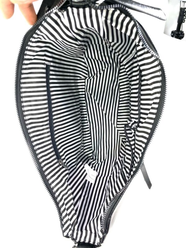 Bandolera hobo de charol