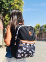 Mochila escolar flores