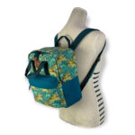 Mochila cuadrada de flores