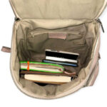 Amplia Mochila de Piel Universitaria con Bolsillos Laterales y Trasero