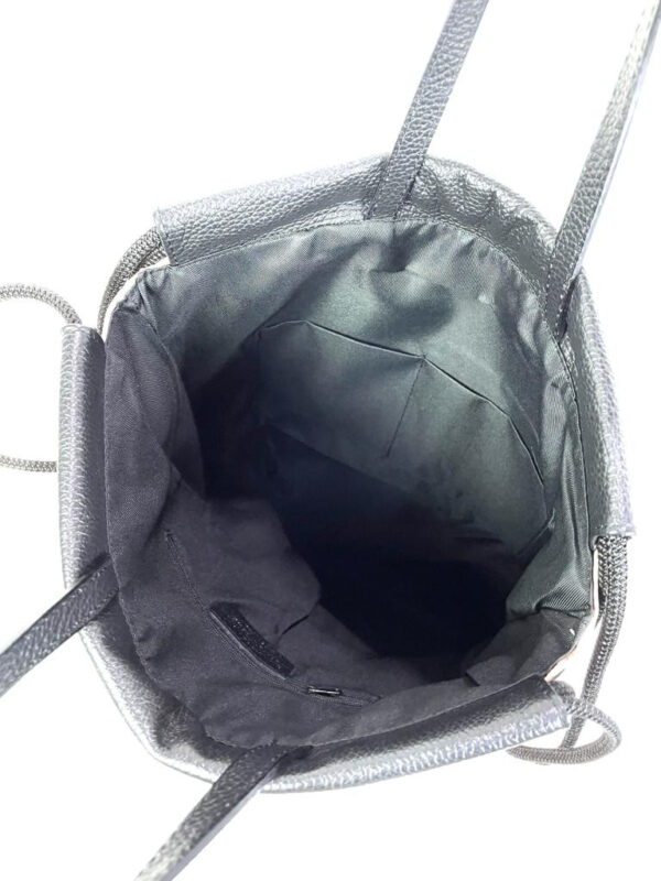 Mochila de piel con bordado tigre