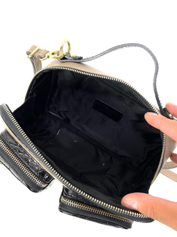 Bandolera piel con bolsillos frontales