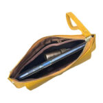 Cartera plana de mano