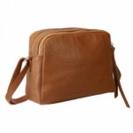 Bandolera de piel con tres bolsillos