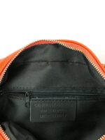 Bandolera de piel con tres bolsillos