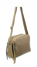 Bandolera de piel con tres bolsillos