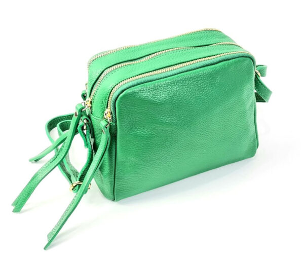 Bandolera de piel con tres bolsillos