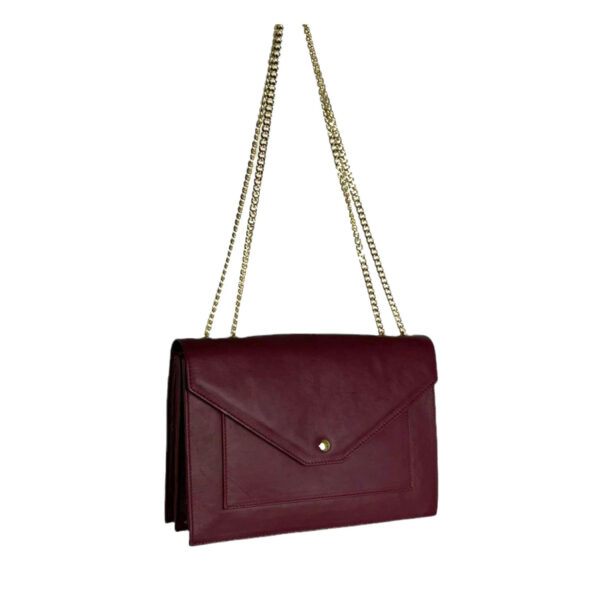 Bolso bandolera de piel con asas de cadena y solapa de botón