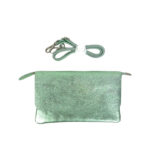 Bolso Piel metalizado estilo sobre con solapa y cremallera