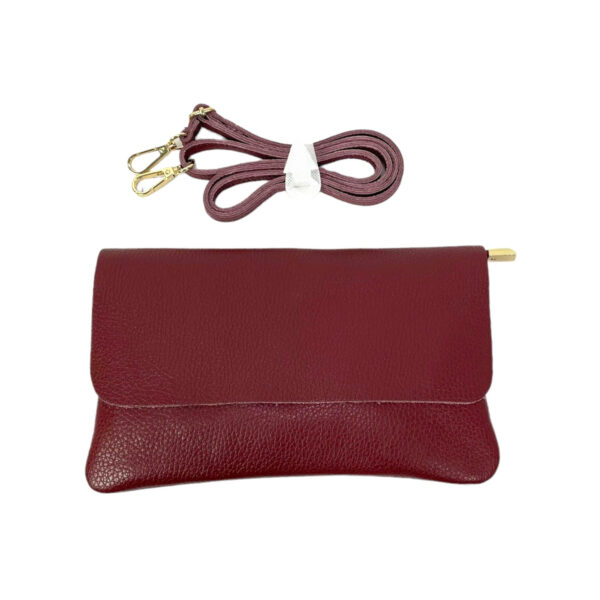 Bolso Piel de Grano tipo sobre con solapa y cremallera