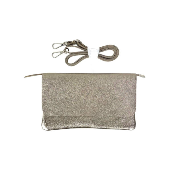 Bolso Piel metalizado estilo sobre con solapa y cremallera