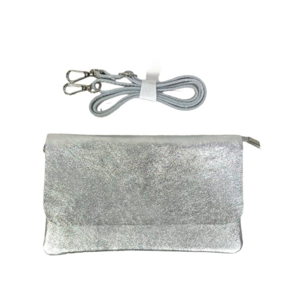 Bolso Piel metalizado estilo sobre con solapa y cremallera