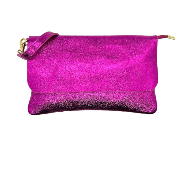 Bolso Piel metalizado estilo sobre con solapa y cremallera