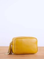 Bolso Bandolera Piel Grano Italiana para Mujer con Flecos Decorativos