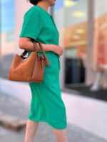 Bolso de Mano para Mujer con Piel de Grano y Parte Frontal en Serraje