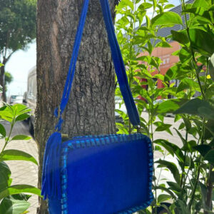 Bolso Bandolera Piel Italiana con Cremallera y Flecos Decorativos para Mujer