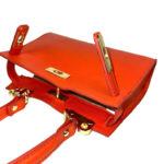 Bolso de Mano Compacto en Piel Italiana para Mujer con Tira Bandolera