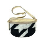 Riñonera Mujer con efecto peluche y Parte Trasera de Piel metalizado