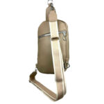 Amplia Riñonera Sintética de Mujer con Asa de Mano y Bolsillos Exteriores