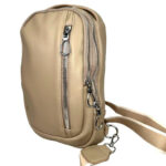 Amplia Riñonera Sintética de Mujer con Asa de Mano y Bolsillos Exteriores