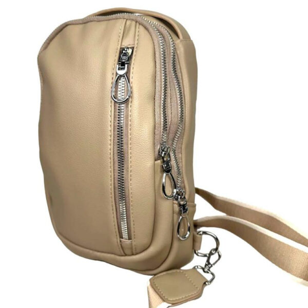 Amplia Riñonera Sintética de Mujer con Asa de Mano y Bolsillos Exteriores