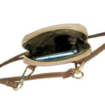 Portamóvil Sintético con Bolsillo Trasero y Compartimentos Interiores de Mujer