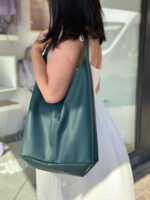 Bolso de Hombro en Piel Italiana con Gran Capacidad y Monedero Extra Mujer