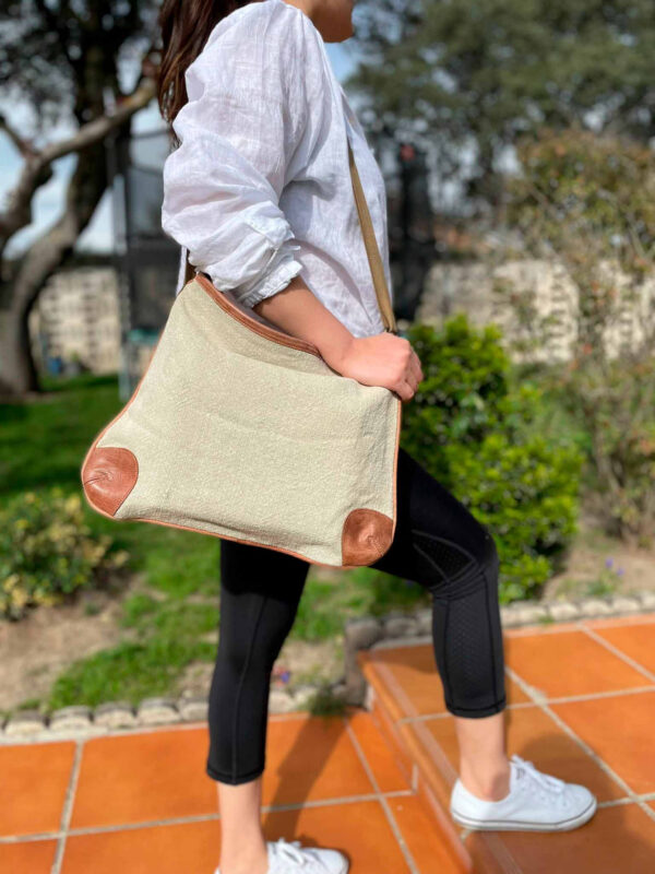 Bolso bandolera de yute natural y piel