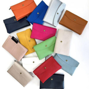 Monedero Sintético de Mujer con 2 Compartimentos Traseros y Solapa de Botón