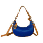 Bolso de Mano en Piel Italiana con Diseño Medialuna y Cremallera con Seguro