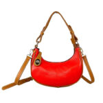 Bolso de Mano en Piel Italiana con Diseño Medialuna y Cremallera con Seguro