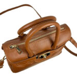 Bolso de Mano en Piel Italiana con Frontal Decorativo y Asas Cortas para Mujer