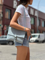 Bolso Bandolera de Piel Italiana con Solapa, Cremallera y Bolsillo Interior Mujer