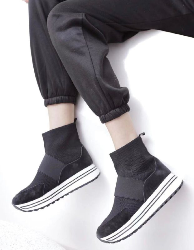 Zapatilla deportiva tipo calcetín con plataforma