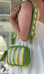 Bolso Bandolera Sintética Multicolor de Mujer con Pompón Decorativo