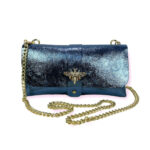 Bolso de Piel Metalizado tipo Sobre con Broche de Abeja para Mujer - Imagen 8