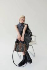 Bolso Sintético de Mujer Estilo Punk con Cadenas y 2 Compartimentos