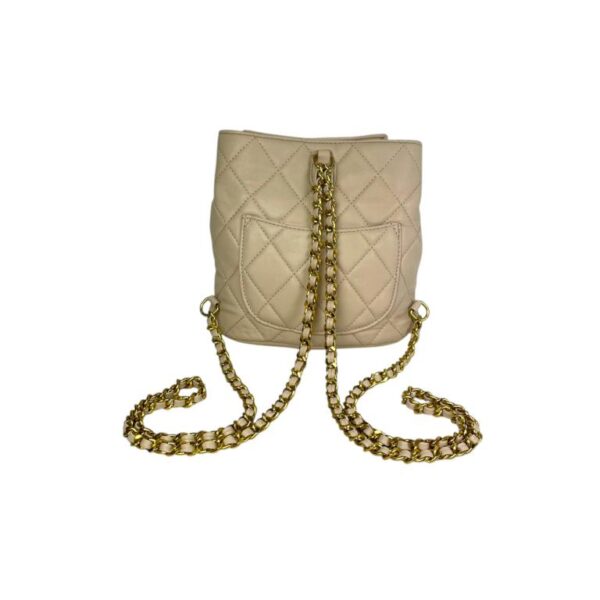 Mochila Sintética tipo Bucket de Mujer con Cierre de Giro y Monedero Extra - Imagen 2